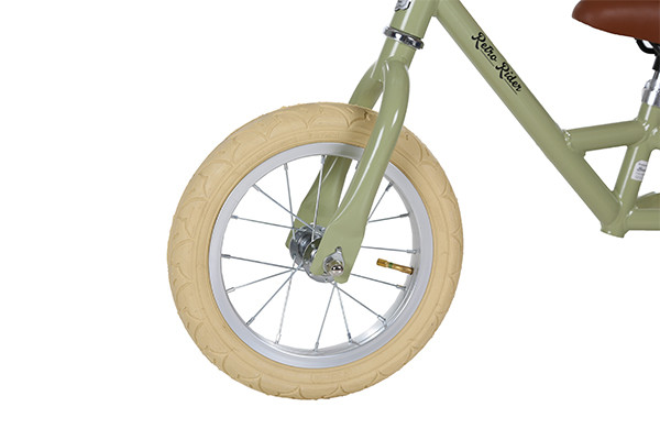 Witte 12 inch luchtbanden.