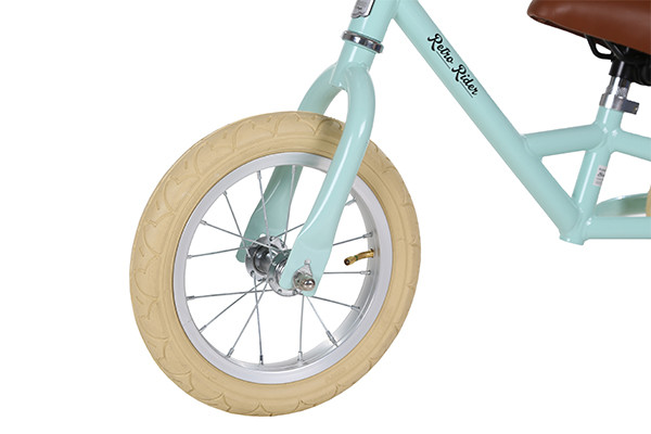 Witte 12 inch luchtbanden.