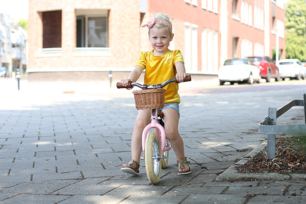 Lois is 3 jaar en 96 cm lang.