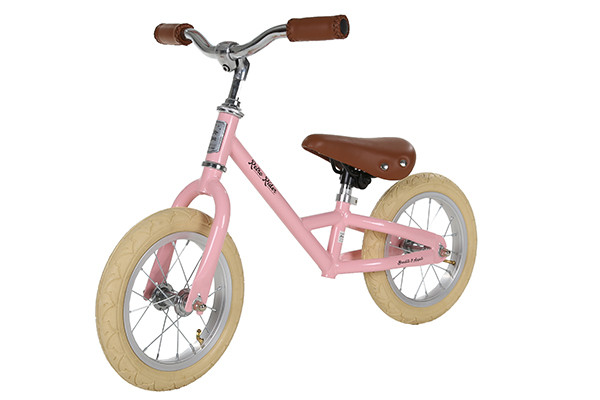 Verstelbaar zadel en stuur.