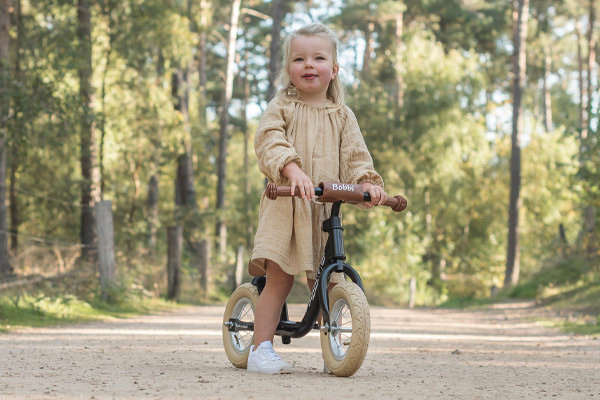 Bobbi met de optionele bruine kinbeschermer