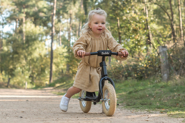 Bobbi met de optionele zwarte kinbeschermer