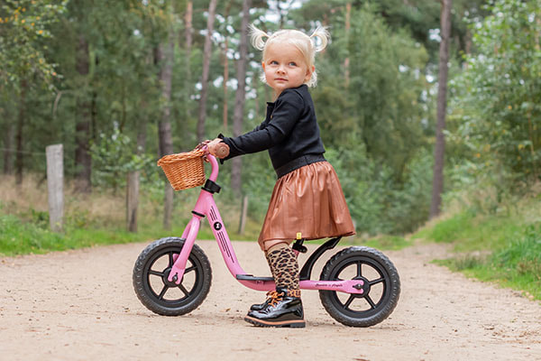 Rimke is 2,5 jaar oud en 90 cm lang (exclusief mandje)
