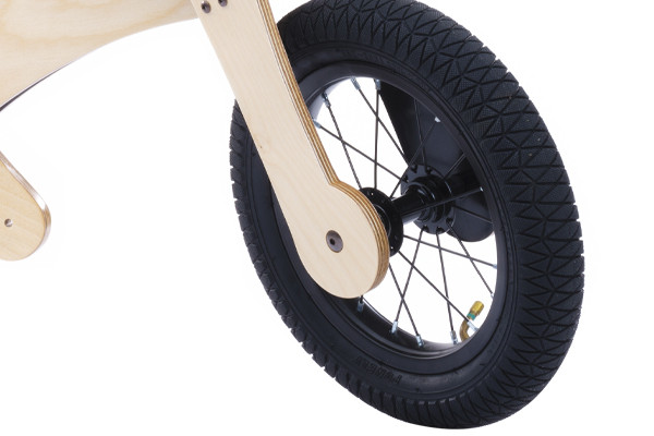 Met extra brede luchtbanden.