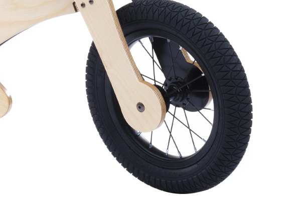 Met extra brede luchtbanden.