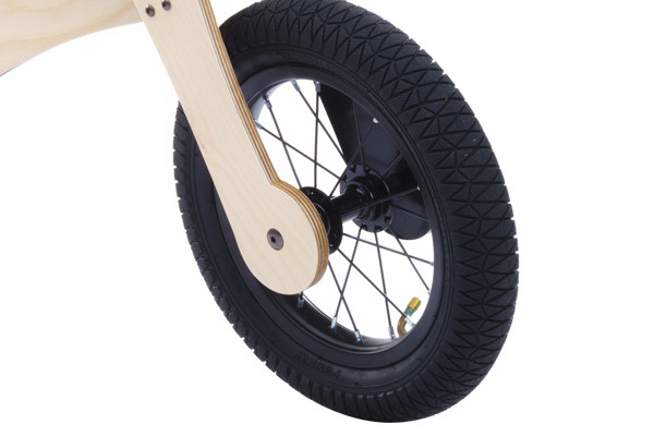 Met extra brede luchtbanden.