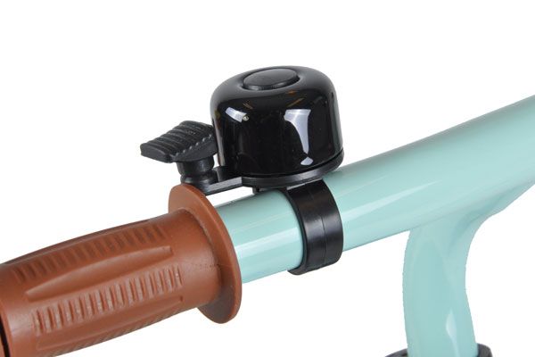 De Bandits & Angels bel gemonteerd op het stuur.