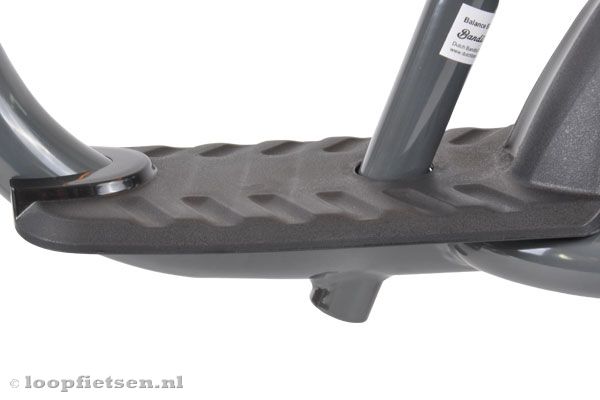 Voetenplank met lage instap.