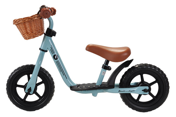 Inclusief rieten stuurmandje