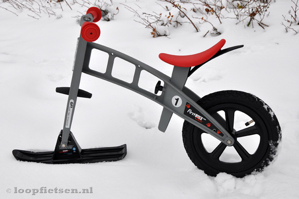 Ski in plaats van het voorwiel.