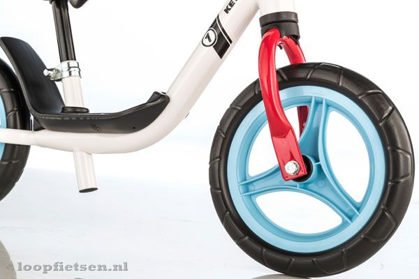 Voorzien van 10 inch wielen.