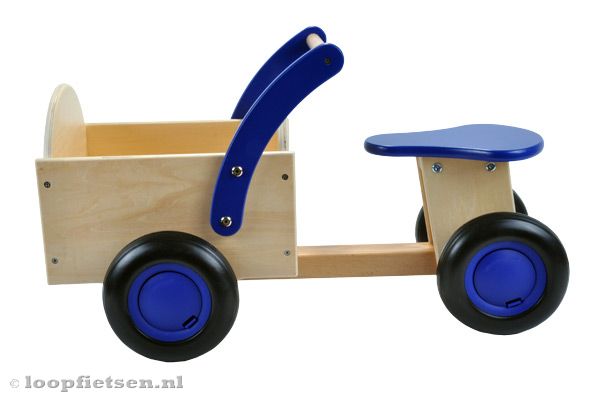 Zijaanzicht van de houten bakfiets.