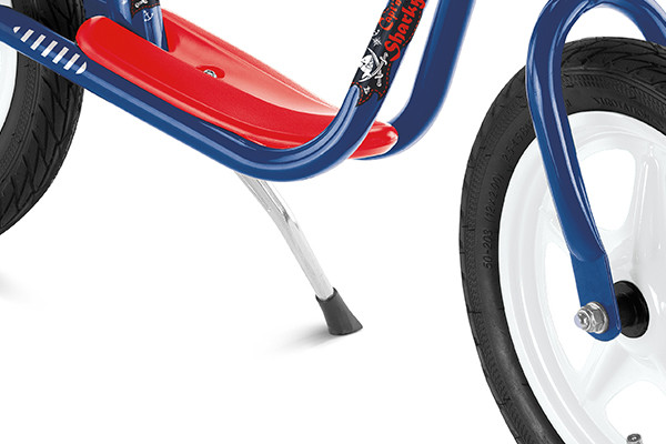 Met lage instap, voetenplank en standaard.