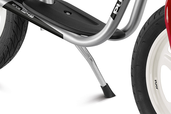 Met lage instap, voetenplank en standaard.