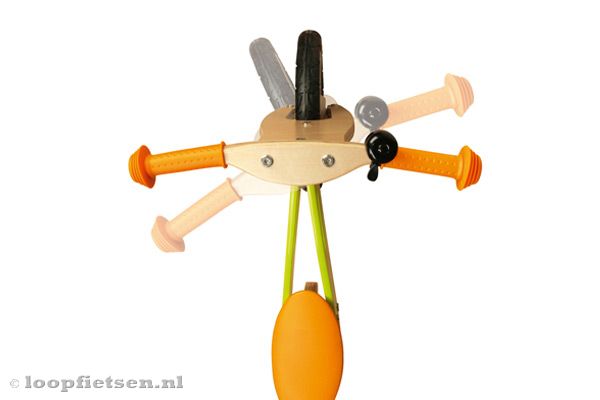 Voorzien van stuurbegrenzer.