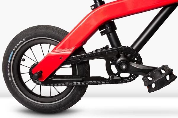 Om te bouwen naar kinderfiets met trappers