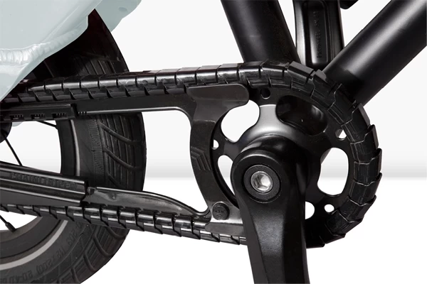 Stalen ketting met plastic omhulsels