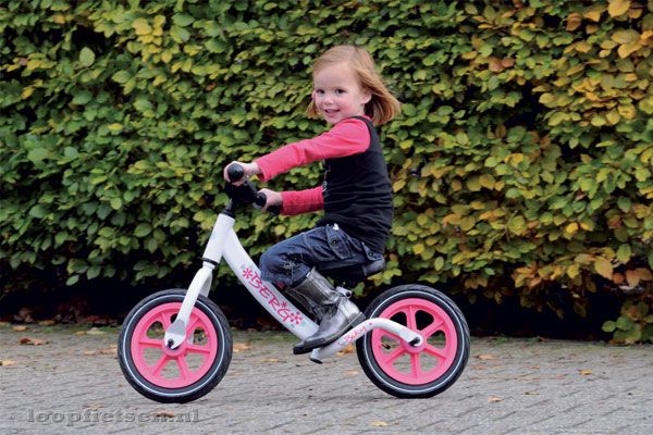 Sneller leren fietsen door veel te oefenen.